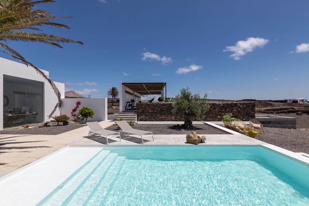 Finca el Rincón de Lanzarote | Vista piscina lateral